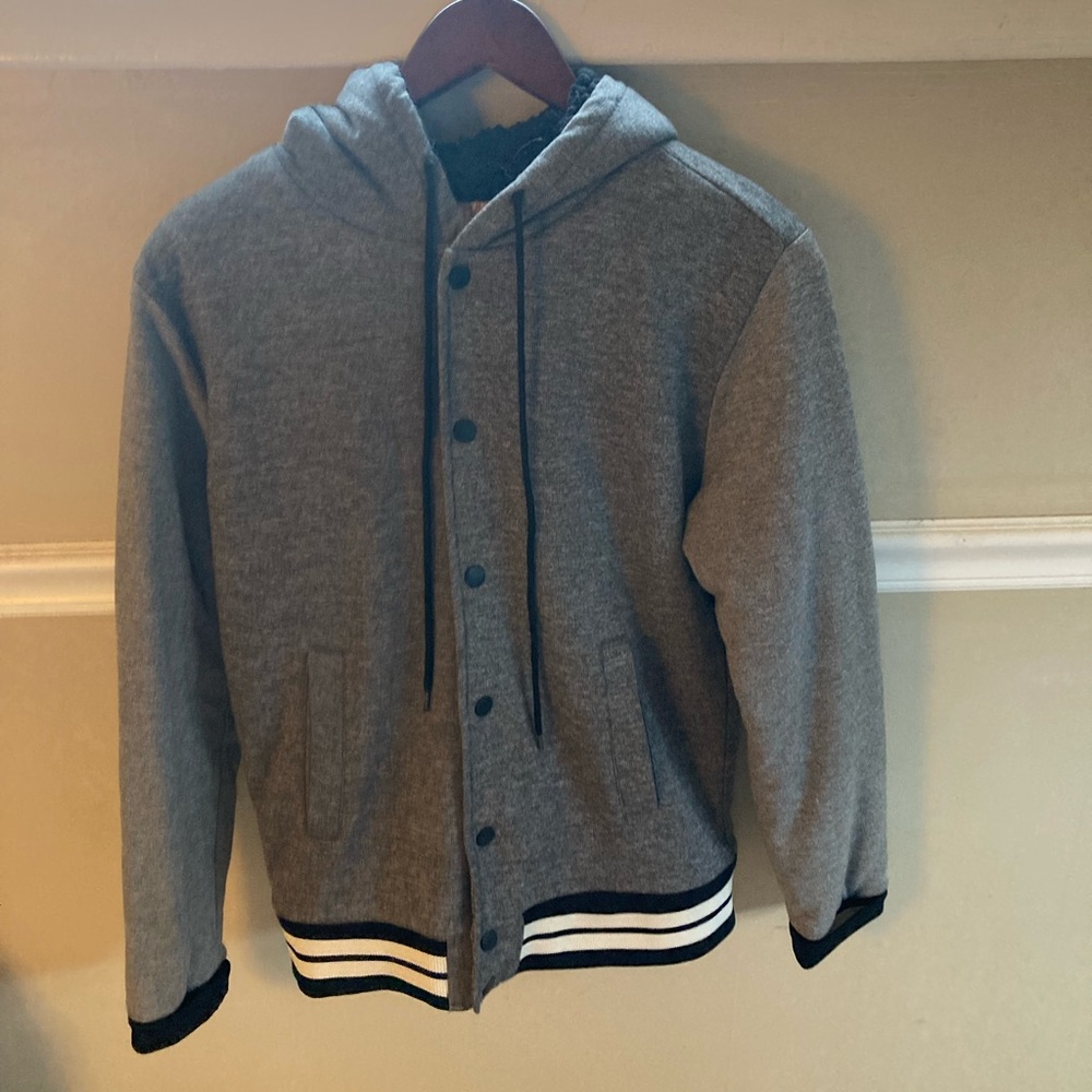 Brooklyn Clothing Co Size Large Gray Sherpa Lined Varsity Jacket Snaps Hood Soft